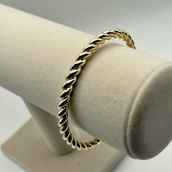 Twisted Gold-Tone Bangle Bracelet Unsigned Timeless Cuff - Picture 2 of 8